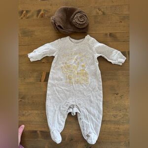 GAP Gray and Gold Baby Footie